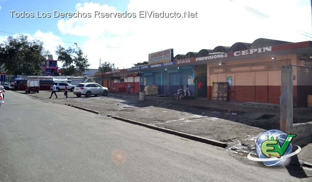 Comercios  cerrados del mercado Nuevo de Moca